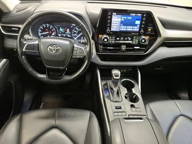 used 2020 Toyota Highlander car, priced at $27,400