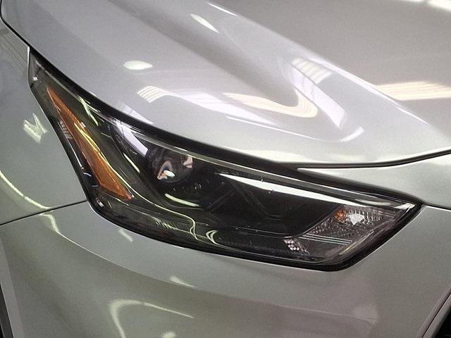 used 2023 Toyota Highlander car, priced at $32,600