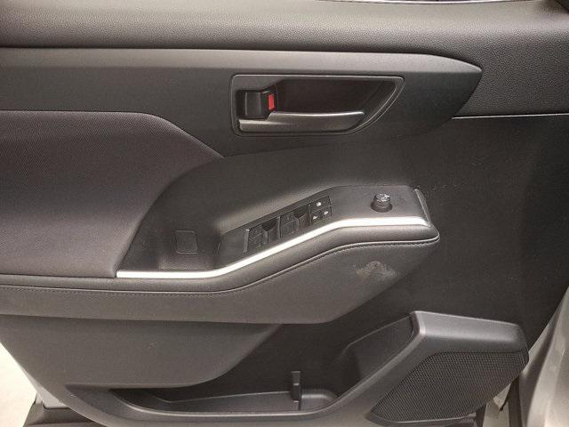 used 2023 Toyota Highlander car, priced at $32,600