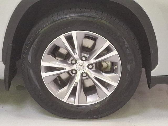 used 2023 Toyota Highlander car, priced at $32,600