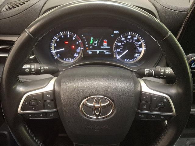 used 2023 Toyota Highlander car, priced at $32,600