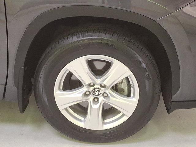 used 2024 Toyota Highlander car, priced at $39,700