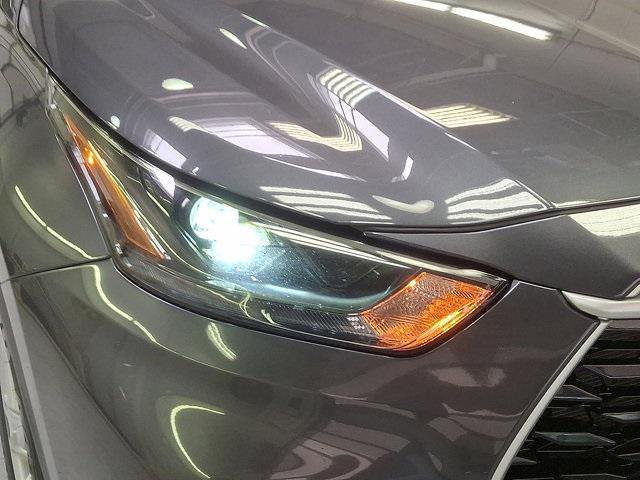used 2024 Toyota Highlander car, priced at $39,700