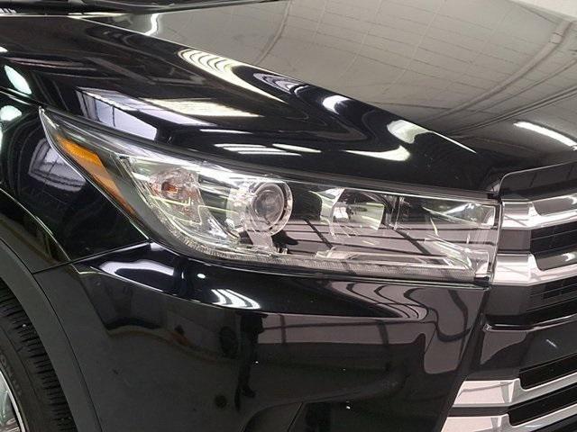 used 2019 Toyota Highlander car, priced at $29,600