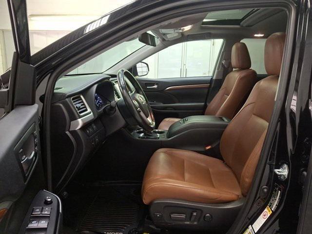 used 2019 Toyota Highlander car, priced at $29,600