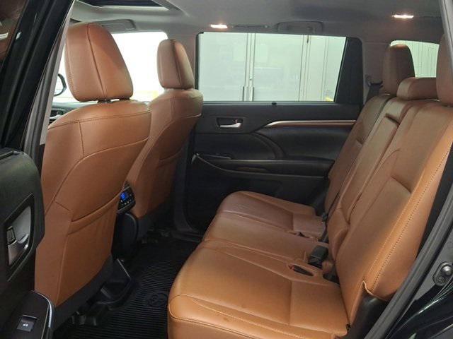 used 2019 Toyota Highlander car, priced at $29,600