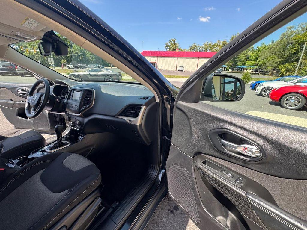 used 2014 Jeep Cherokee car, priced at $12,950