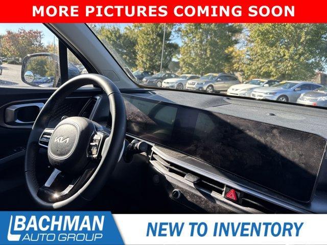 used 2025 Kia Sorento Hybrid car, priced at $33,916