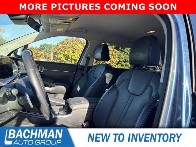 used 2025 Kia Sorento Hybrid car, priced at $33,916