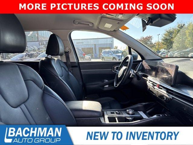 used 2025 Kia Sorento Hybrid car, priced at $33,916
