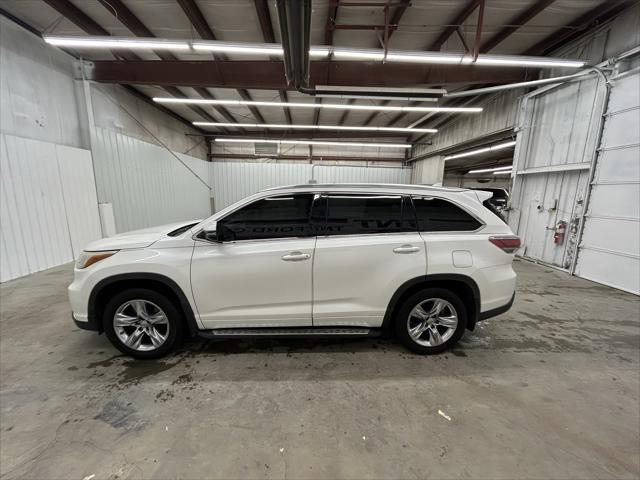 used 2014 Toyota Highlander car, priced at $17,997