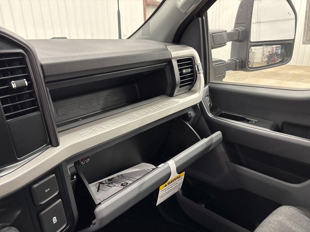 new 2025 Ford F-350 car