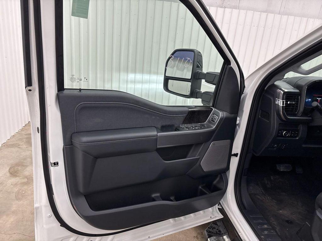 new 2025 Ford F-250 car