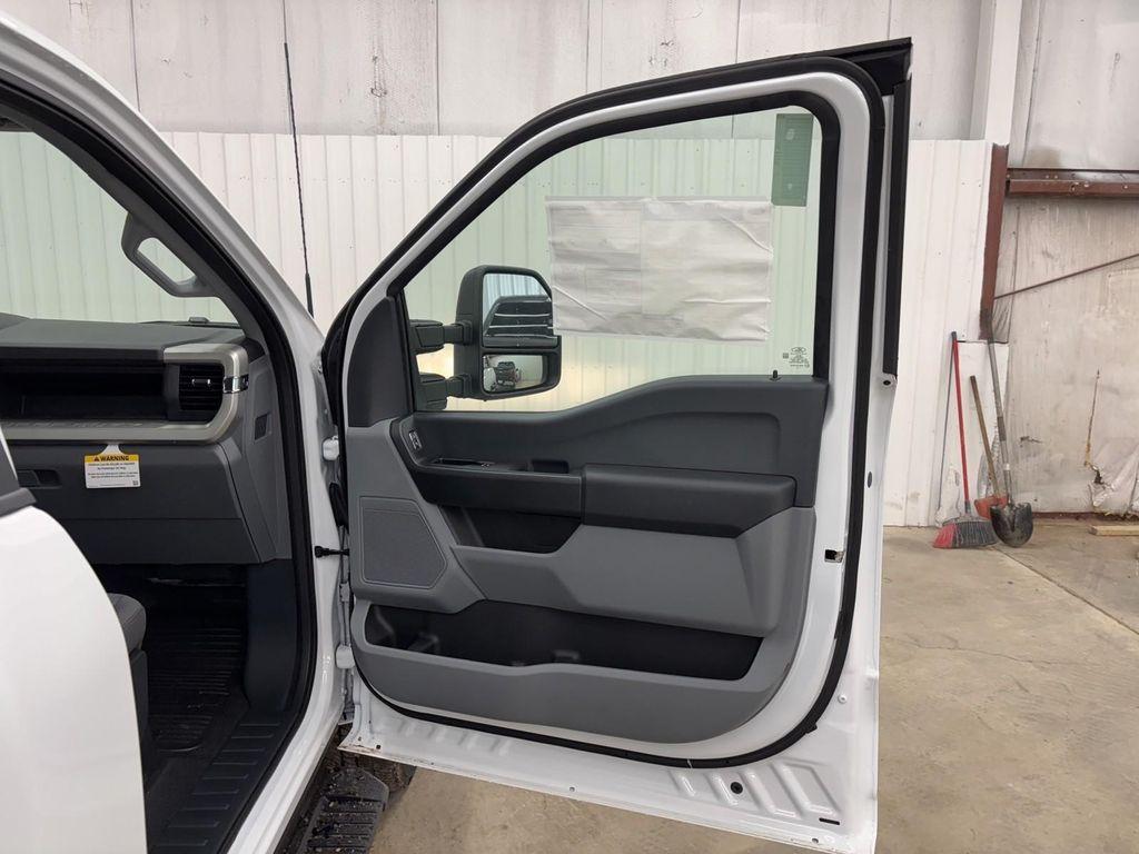 new 2025 Ford F-250 car