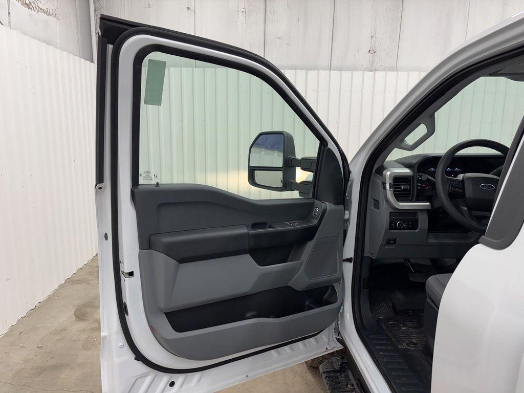 new 2025 Ford F-250 car