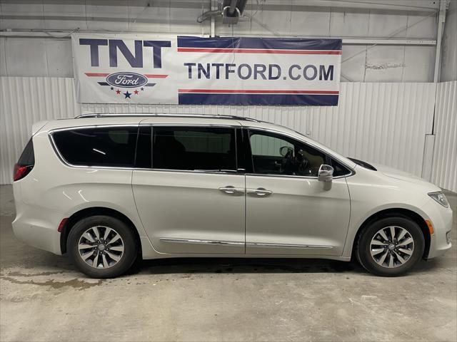 used 2020 Chrysler Pacifica Hybrid car, priced at $29,997