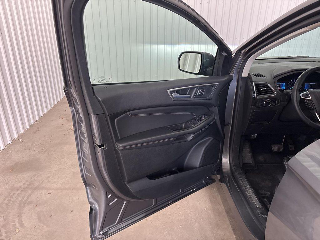 used 2024 Ford Edge car, priced at $30,000