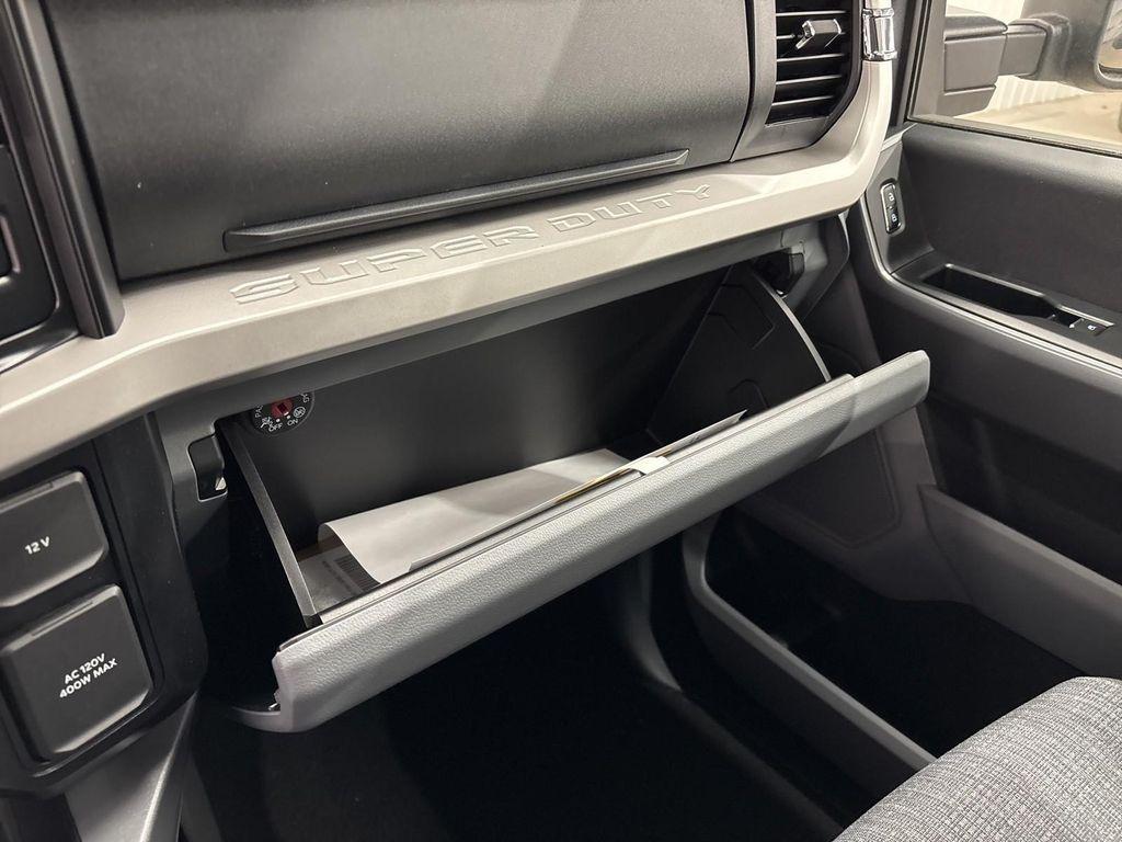 new 2025 Ford F-250 car