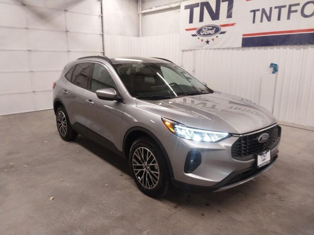 new 2024 Ford Escape PHEV car