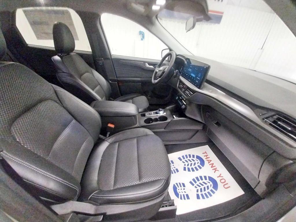 new 2024 Ford Escape PHEV car