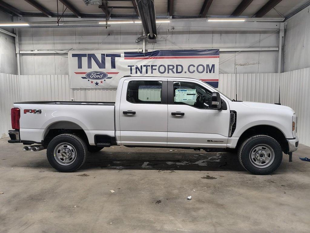 new 2025 Ford F-350 car