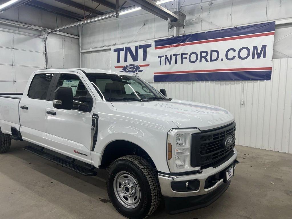 new 2025 Ford F-350 car