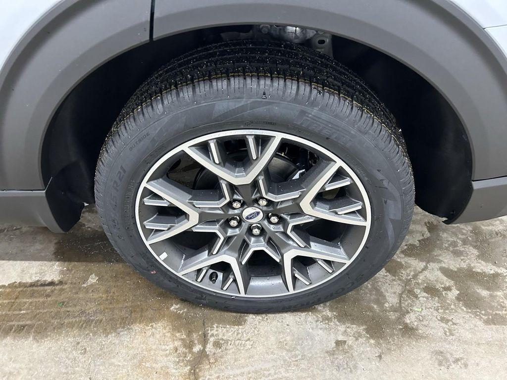 new 2025 Ford Explorer car