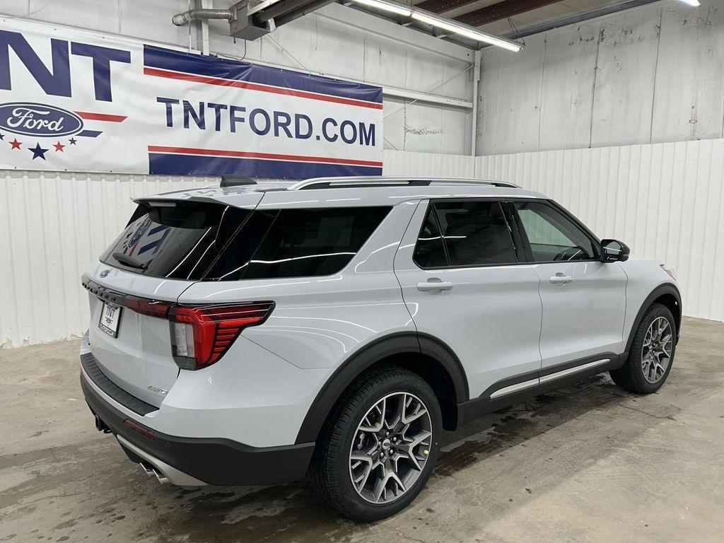 new 2025 Ford Explorer car
