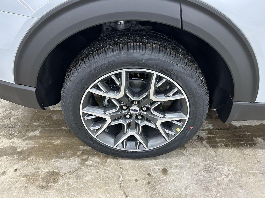 new 2025 Ford Explorer car