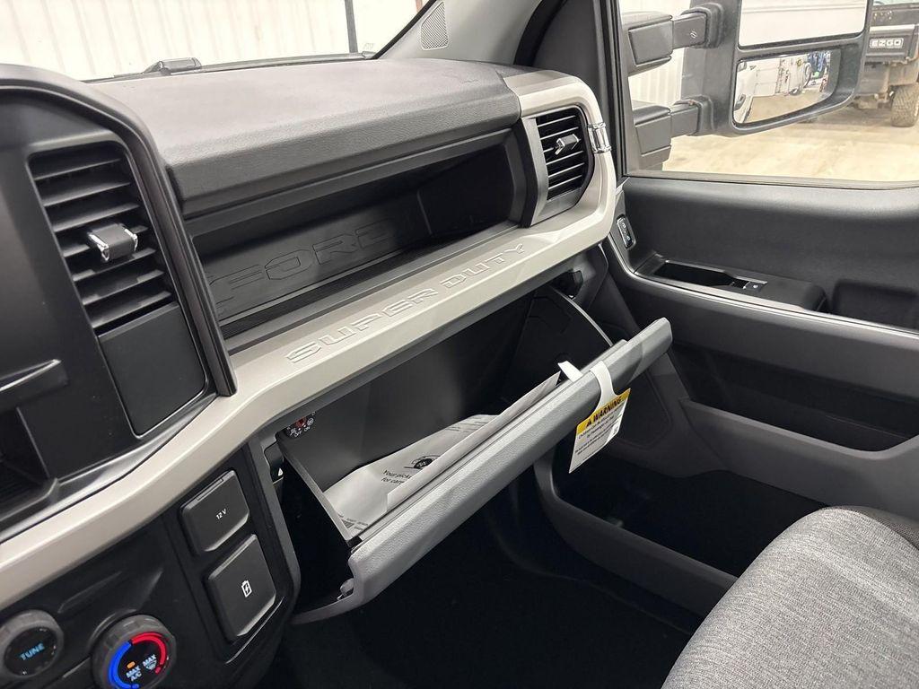 new 2025 Ford F-350 car