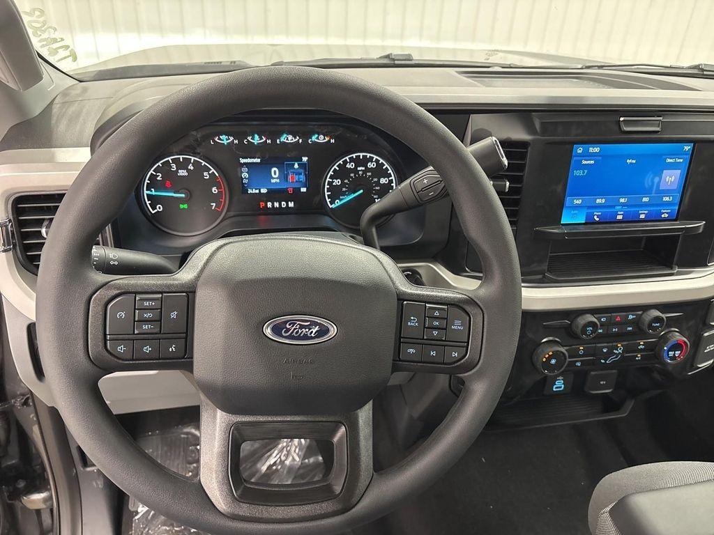 new 2025 Ford F-250 car