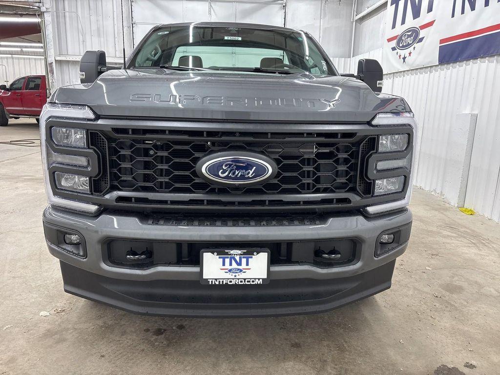 new 2025 Ford F-250 car