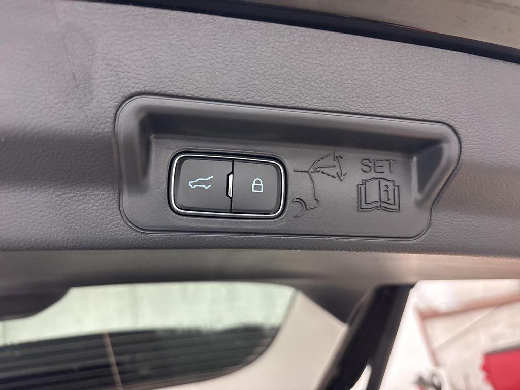 new 2025 Ford Explorer car, priced at $47,175