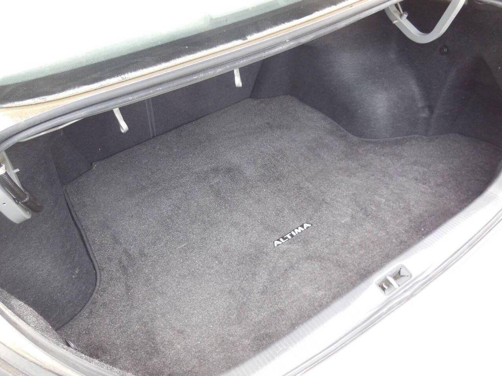 used 2009 Nissan Altima car, priced at $3,950