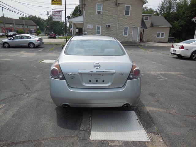 used 2009 Nissan Altima car, priced at $3,950