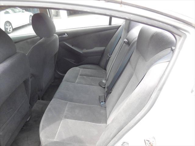 used 2009 Nissan Altima car, priced at $3,950