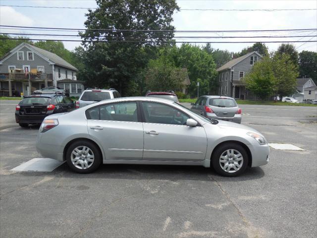 used 2009 Nissan Altima car, priced at $3,950