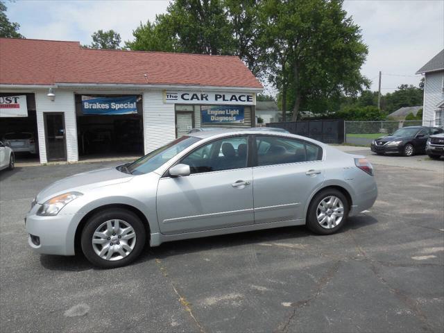 used 2009 Nissan Altima car, priced at $3,950