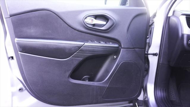 used 2015 Jeep Cherokee car, priced at $10,900