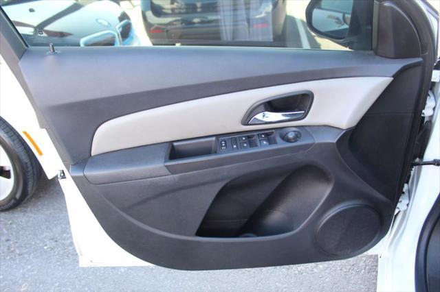 used 2016 Chevrolet Cruze Limited car, priced at $7,999