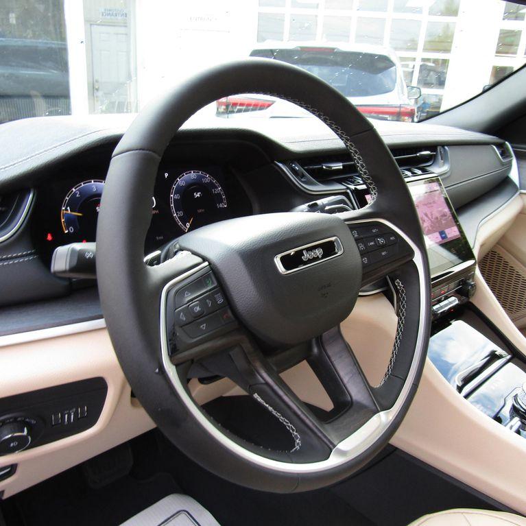 new 2025 Jeep Grand Cherokee car, priced at $40,313