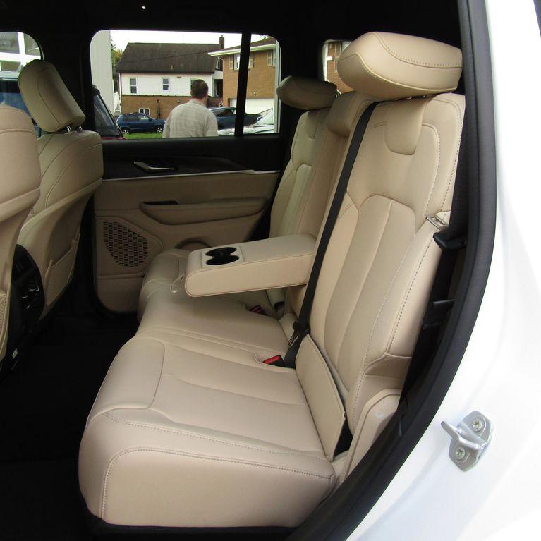 new 2025 Jeep Grand Cherokee car, priced at $40,313