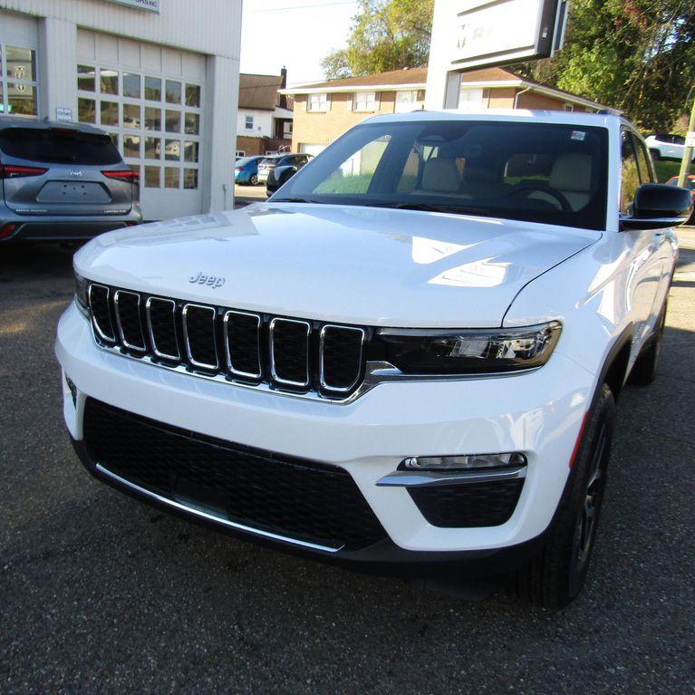 new 2025 Jeep Grand Cherokee car, priced at $37,956