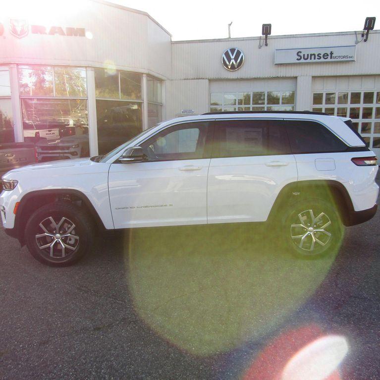 new 2025 Jeep Grand Cherokee car, priced at $39,456