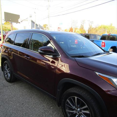 used 2019 Toyota Highlander car, priced at $26,998