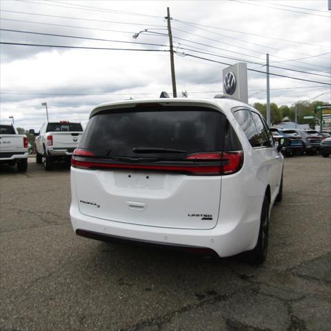 new 2024 Chrysler Pacifica car, priced at $54,781