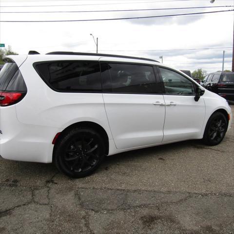 new 2024 Chrysler Pacifica car, priced at $54,781