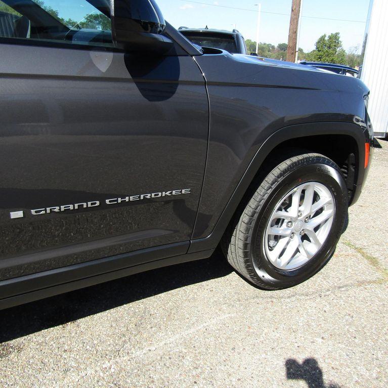 new 2025 Jeep Grand Cherokee car, priced at $33,415