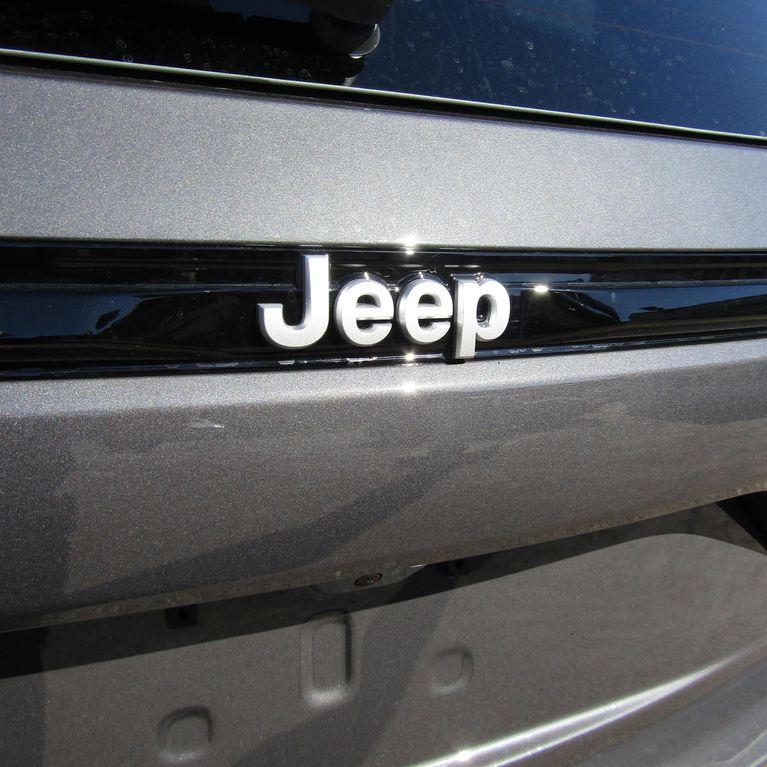 new 2025 Jeep Grand Cherokee car, priced at $33,415