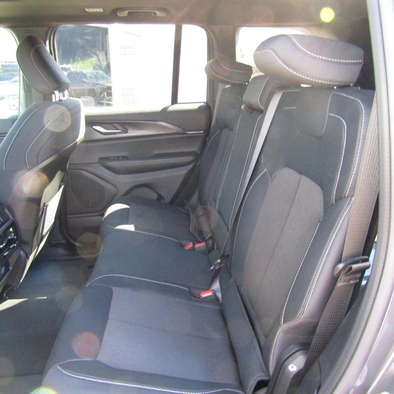 new 2025 Jeep Grand Cherokee car, priced at $33,415